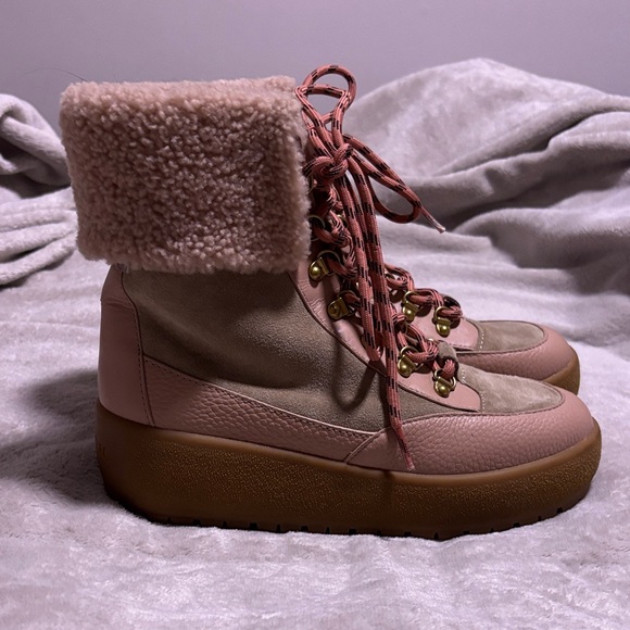 Coach Blush Pink Leather/Shearling & Tan Suede Lace Up Winter Boots… Sz 8 1/2 - Picture 1 of 9